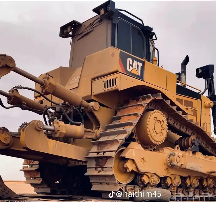 سوق بلدوزر جميع انواع البلدوزت خبره سنوت عديده متوجد في الري 0