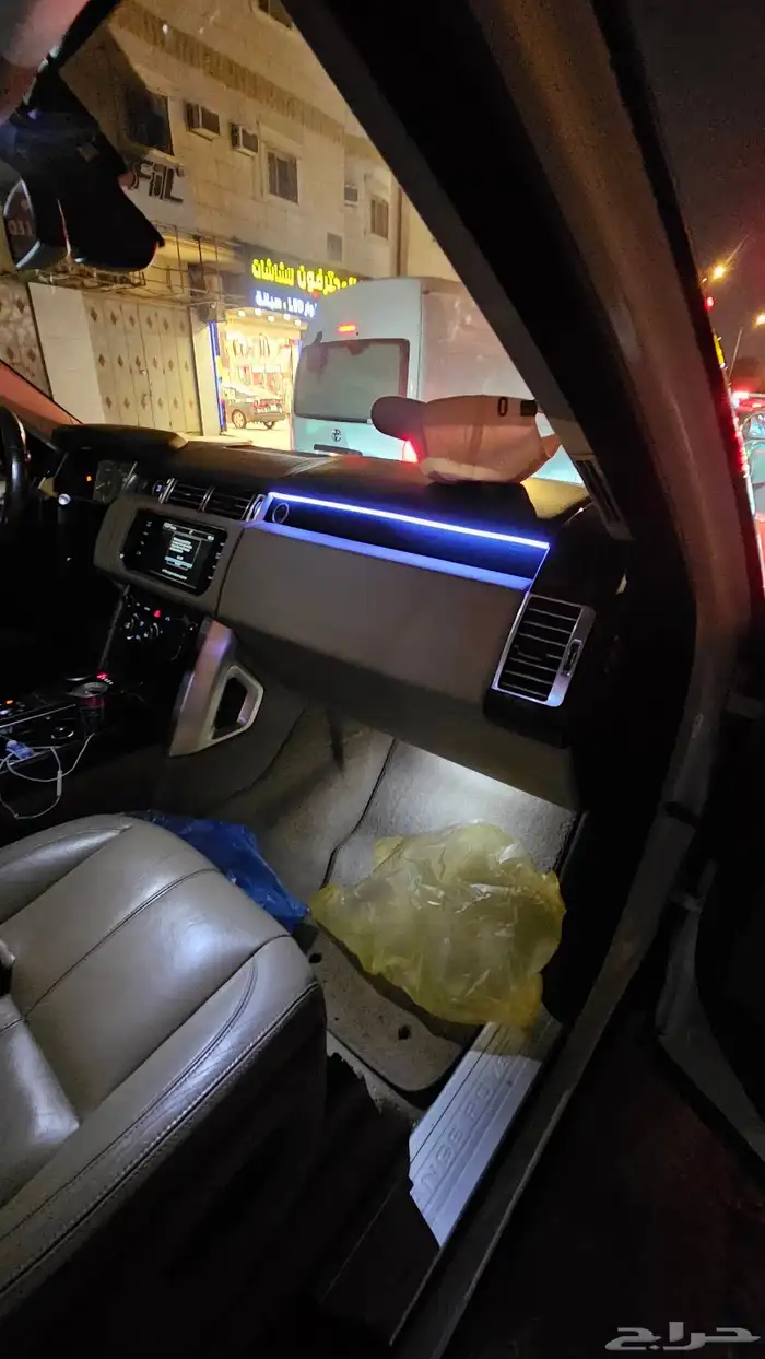 السلام عليكم تركيب لد داخلي64 لون رنج روفر فوج موديل 2020 حي 4