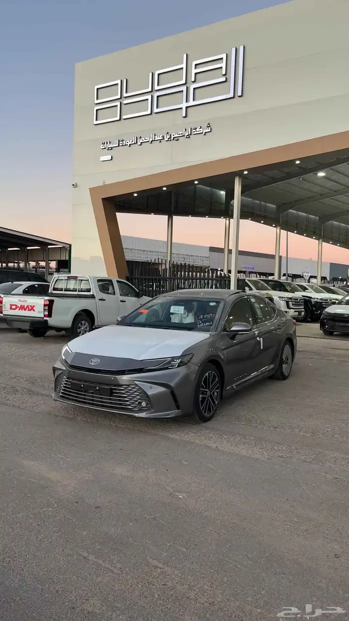 تويوتا كامري لومير هايبرد 2025 5