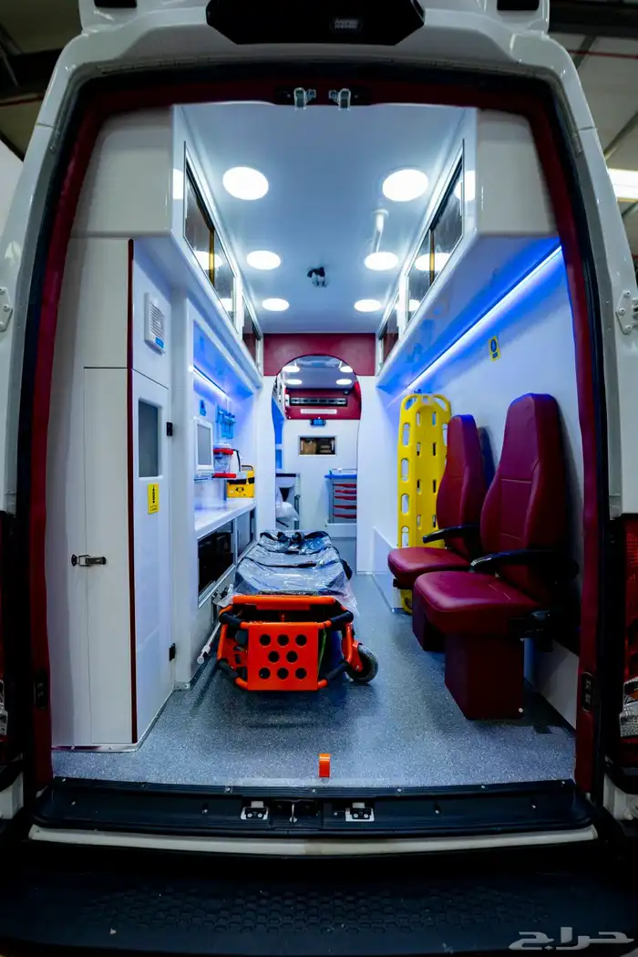 سيارة إسعاف و عيادة متنقلة ايفكو - توريد و تجهيز حسب الطلب 6