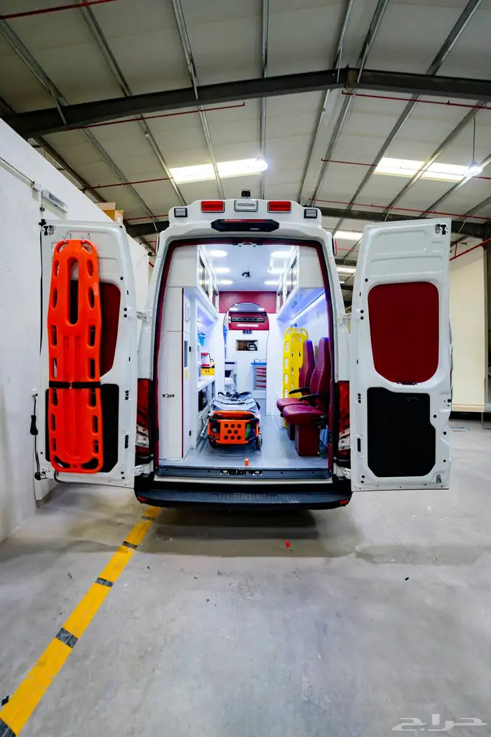 سيارة إسعاف و عيادة متنقلة ايفكو - توريد و تجهيز حسب الطلب 1