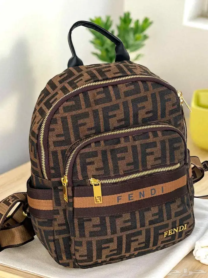 شنطة ظهر ماركة فندي هاي كوالتي شامل التوصيل والشحن 0