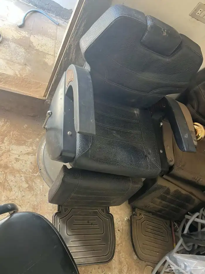 عدة صالون حلاقه كراسي ومرايا 3