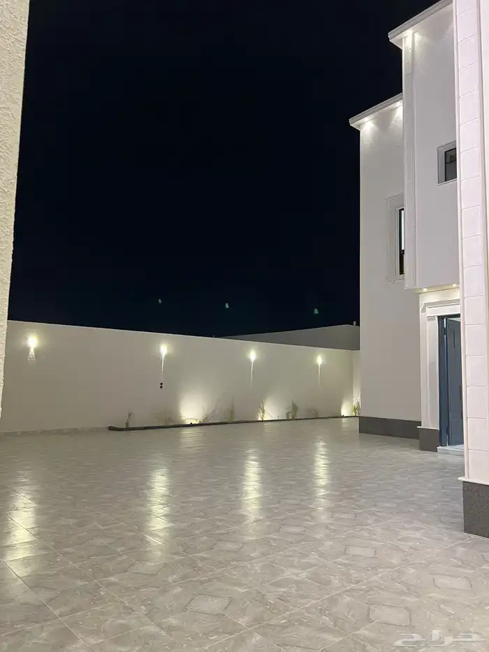 فلةمع شقةبالخرج حي مشرف فخمةجدا مليون و380 3