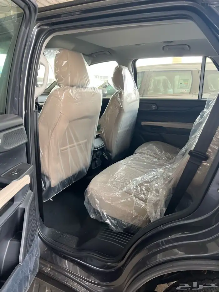 فورد ايفرست 2025 XLS و XLT 8