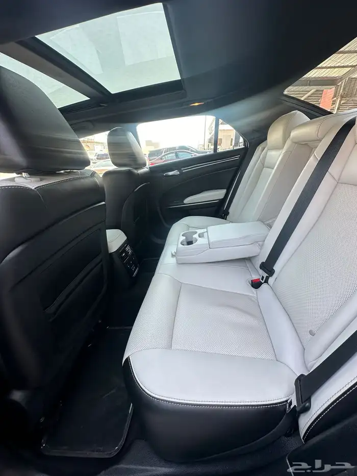 كرايسلر C 300 2019 سعودي المتحده للسيارات 12