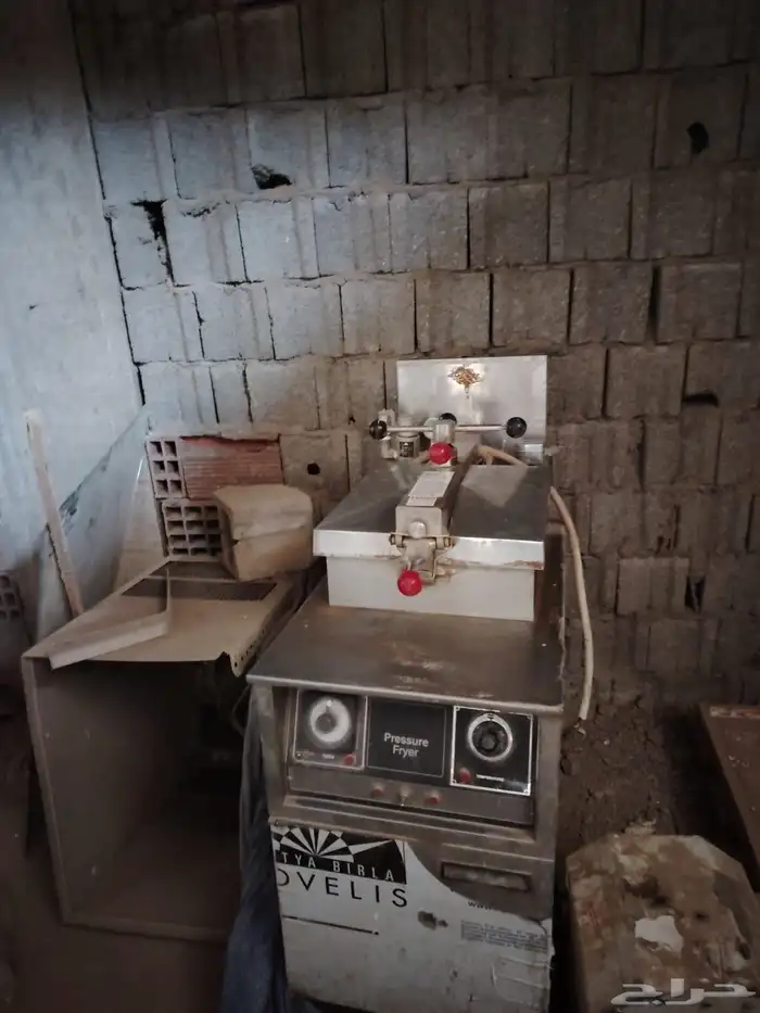 مكينة برست   بطاطس   عجانه   مدخنه   مغاسل   ثلاجة عرض 28