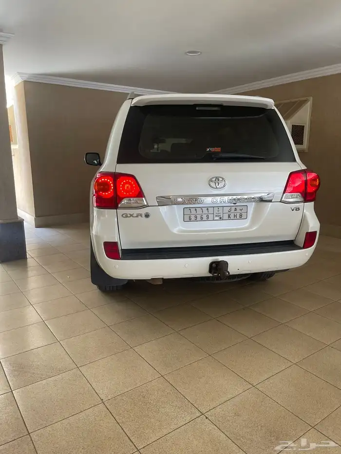 لاندكروزر GXR ماشيه 600 على السوم 6