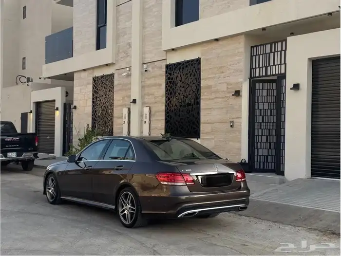 مرسيدس E300 موديل 2016 ستة سلندر 2