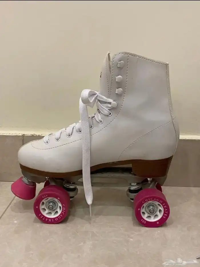 حذاء تزلج رباعي العجلات 1