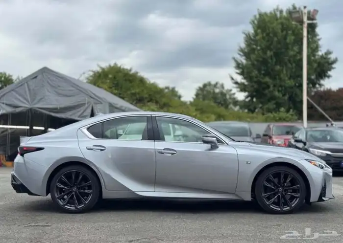 2023 Lexus IS 300 2