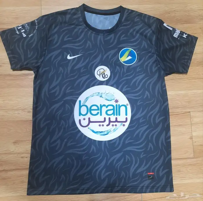 تفصيل اطقم ملابس رياضيه حسب الطلب 4