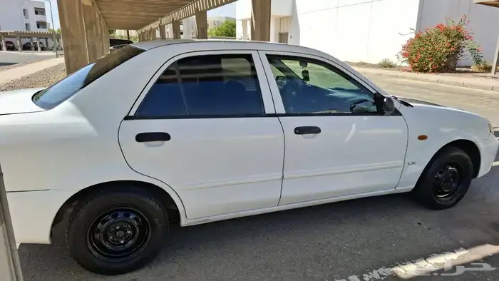 سياره مازدا 323 2