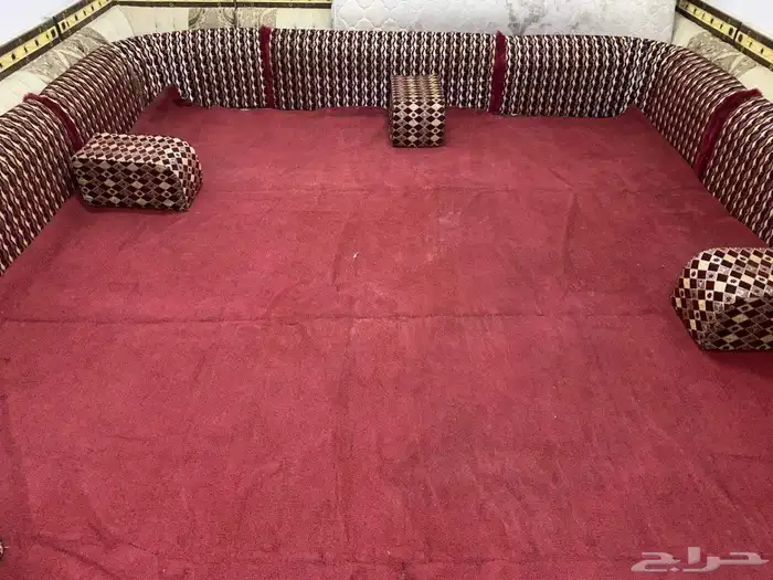 كنب للبيع الكنب ثمان قطع والمتاكي اربع قطع 0