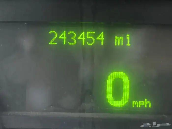 جراند ماركيز 2010 اسود ملكي 6