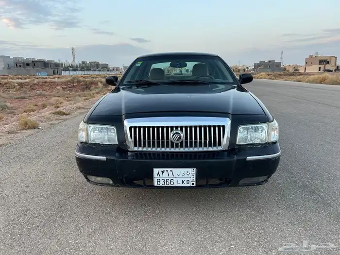 جراند ماركيز 2010 اسود ملكي 0