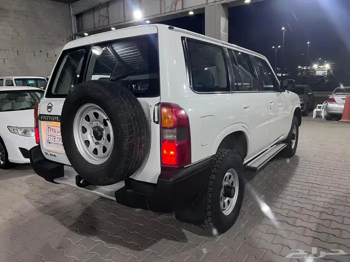 جيب نيسان اربع ابواب موديل 2009 8