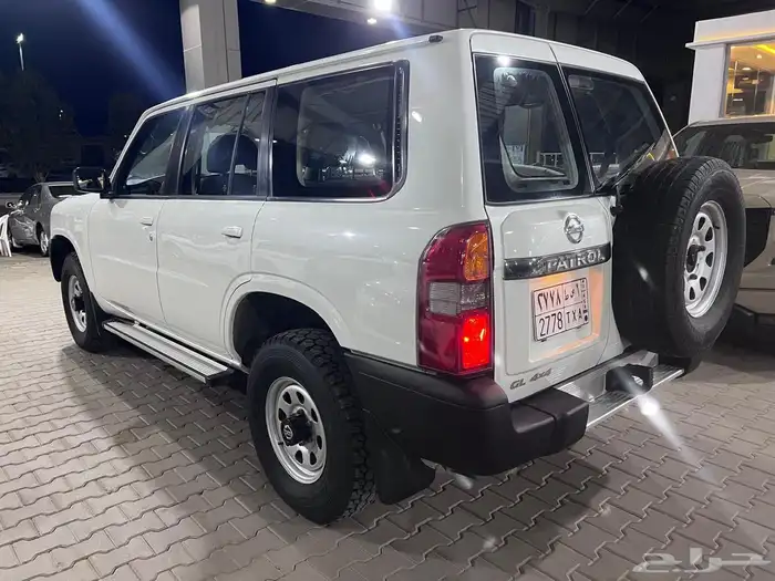 جيب نيسان اربع ابواب موديل 2009 7