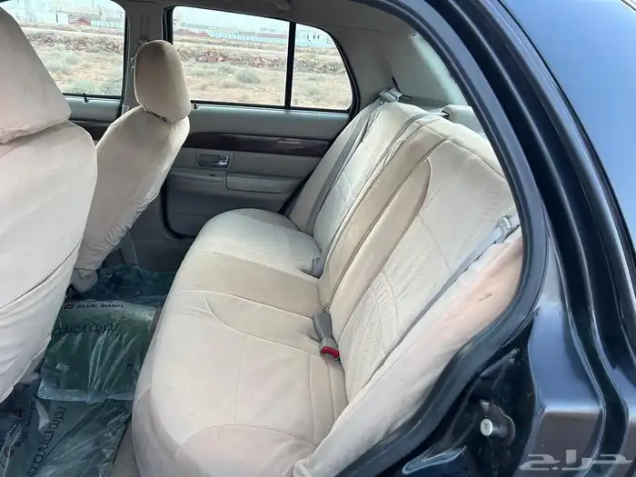 جراند ماركيز 2010 اسود ملكي 5