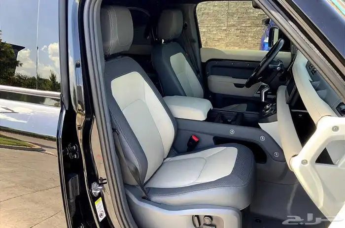 لاند روفر ديفندر 110 موديل 2023 Land Rover defender تم البيع 11