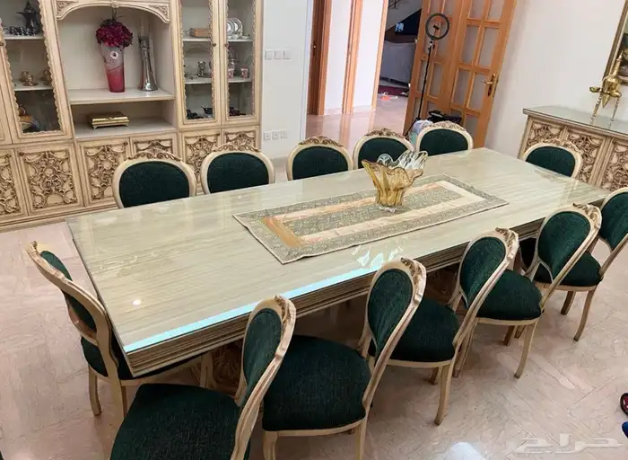 طقم طاولة طعام كلاسيكي فخم مع دولاب فاخر   خشب طبيعي ثقيل 0