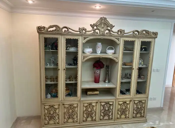 طقم طاولة طعام كلاسيكي فخم مع دولاب فاخر   خشب طبيعي ثقيل 1