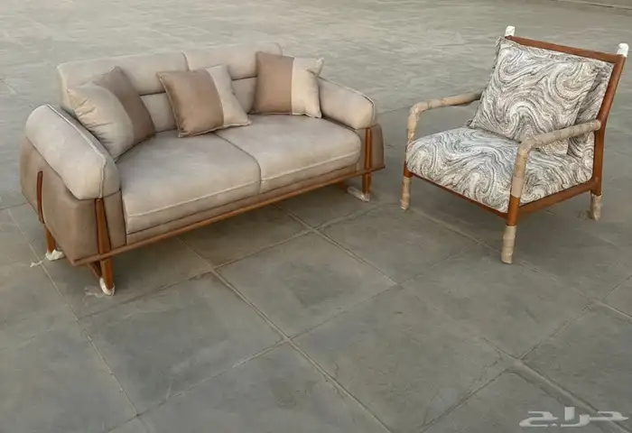 تجهيزات كوفي كامله للبيع معدات طاولات ثلاجات كنب كراسي 8