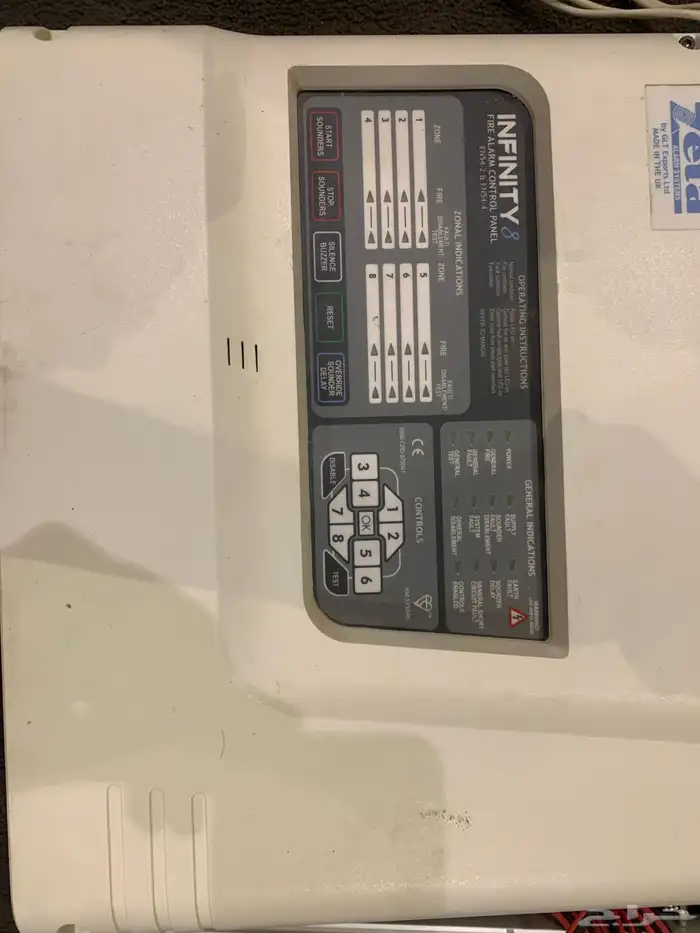 ادوات السلامه جهاز انذر . طفاية حريق 2