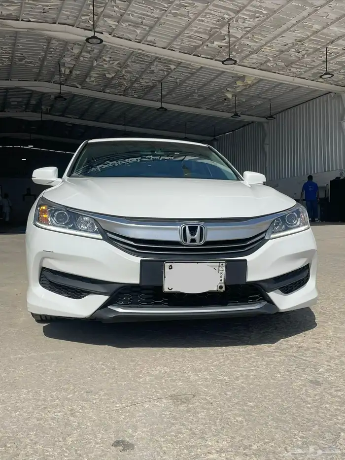 هوندا أكورد سبيشل 2017 ابيض لؤلؤي 0