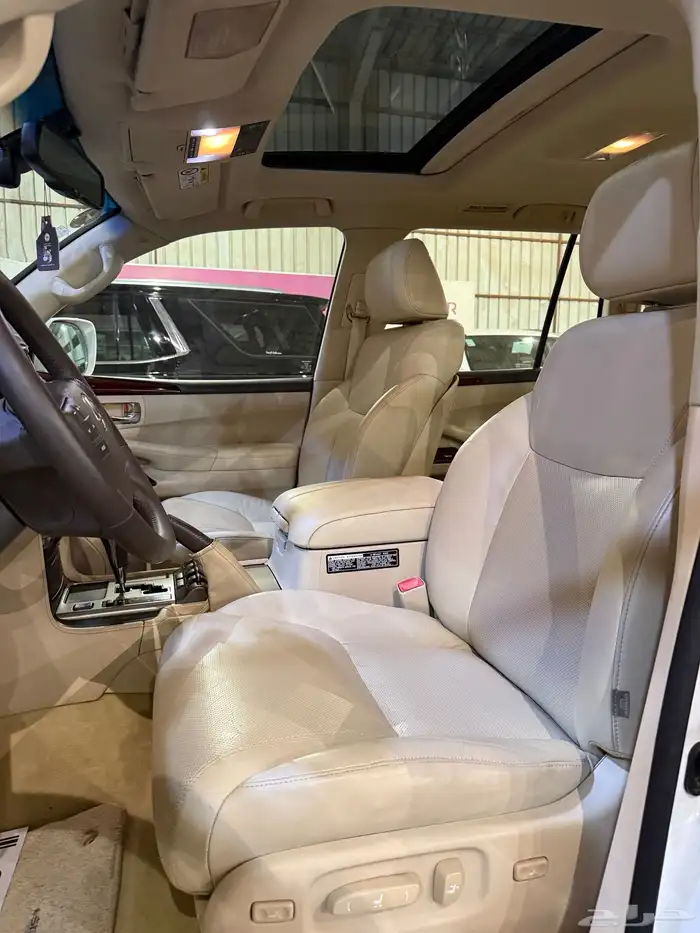 جيب لكزس 2015 LX570. 7