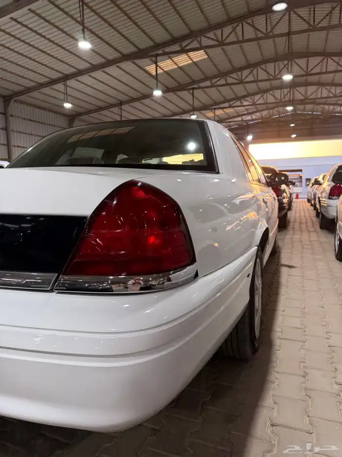 فورد فكتوريا 2006 2