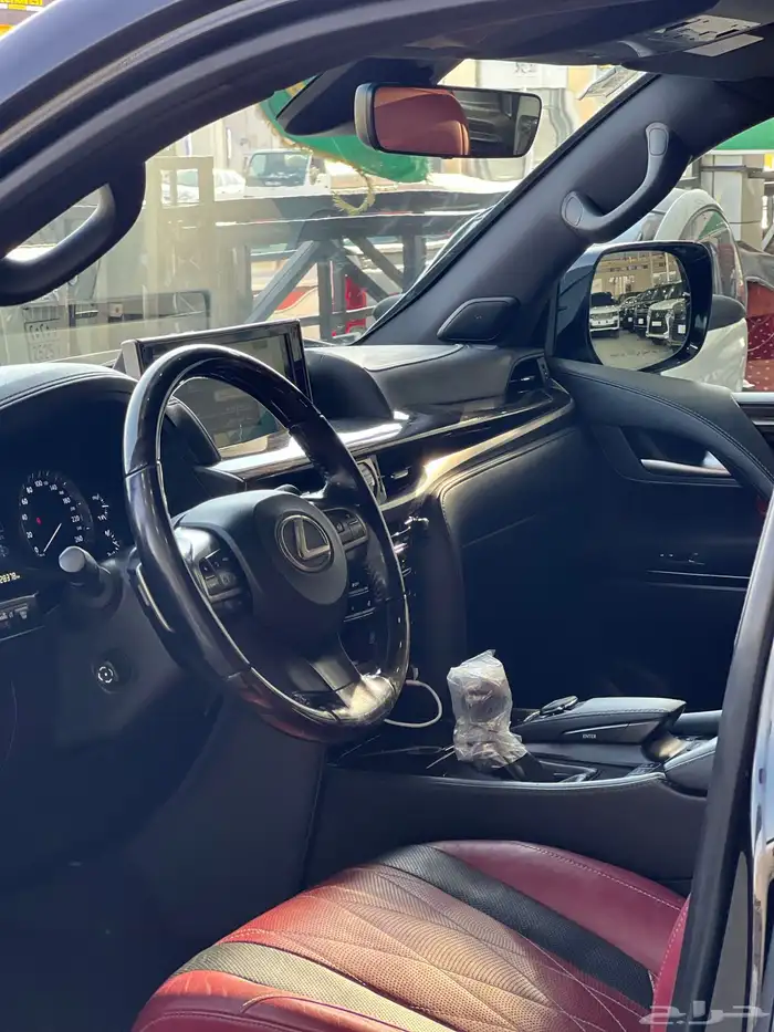 لكزس - LX570 - 2021 - بلاك اديشن - فل كامل 15