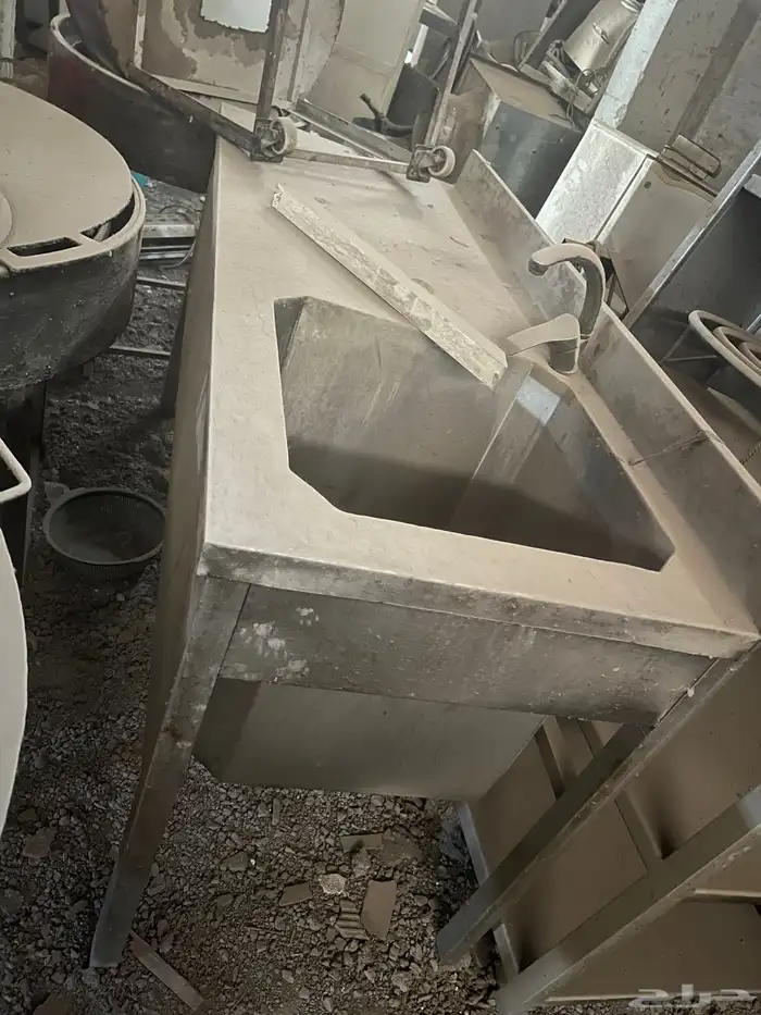 مكينة برست   بطاطس   عجانه   مدخنه   مغاسل   ثلاجة عرض 10