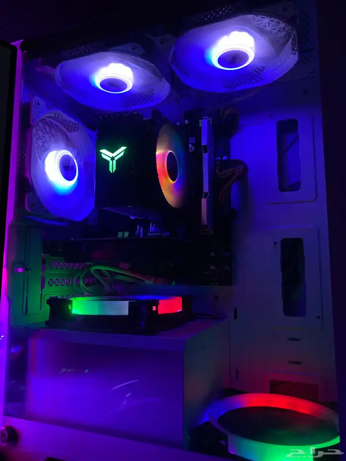 بيسي قيمنق للبيع معى ملحقاته كامله كيبورد ماوس شاشه قيمنق 1