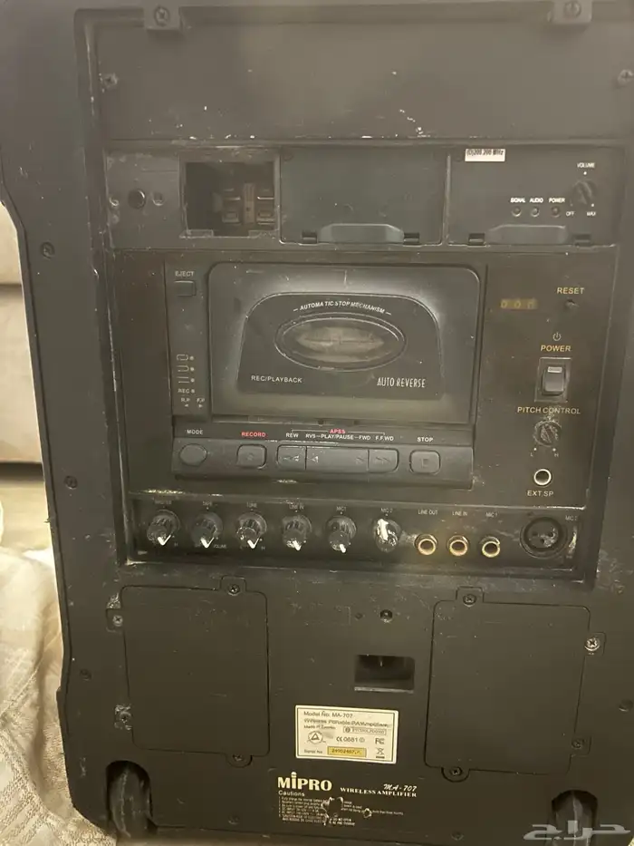 سماعات ومكسرات وبرجكتر وشاشة عرض بروجكتر 4