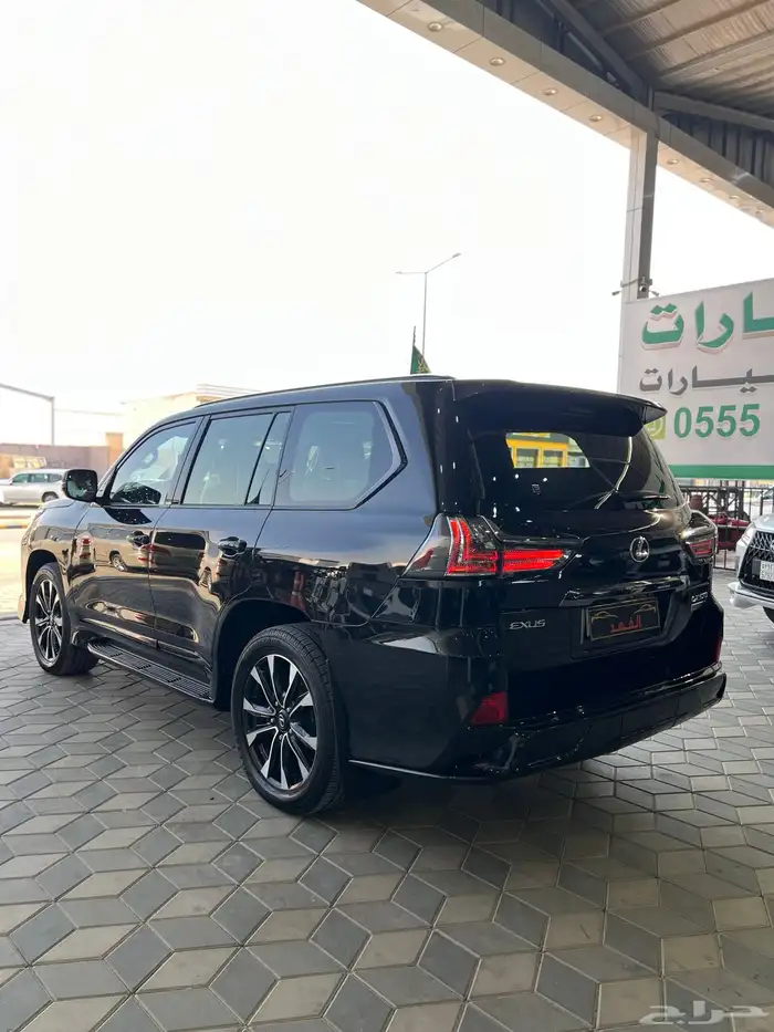 لكزس - LX570 - 2021 - بلاك اديشن - فل كامل 10