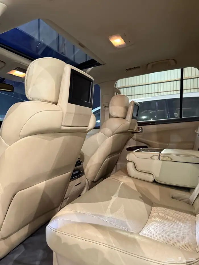 جيب لكزس 2015 LX570 فل كامل 11