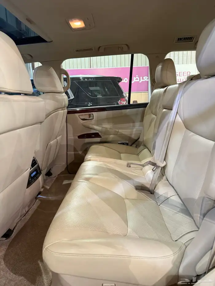 جيب لكزس 2015 LX570. 8