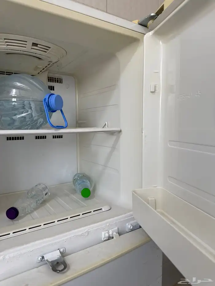 ثلاجه قبل اسبوع مافيه شي والحين تشتغل ولكن م تبرد فيه عطل 1