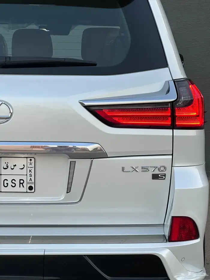 لكزس LX570 S 2018 وكالة 9