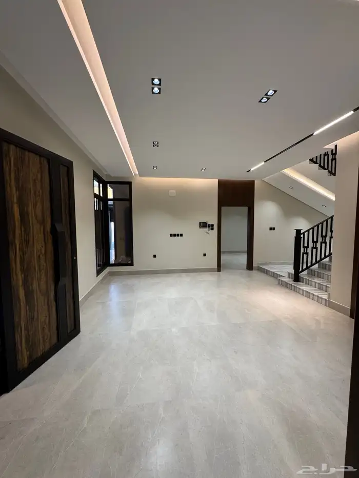 للبيع فيلا مودرن دورين وملحق بحي راقي واصل جميع الخدمات 9