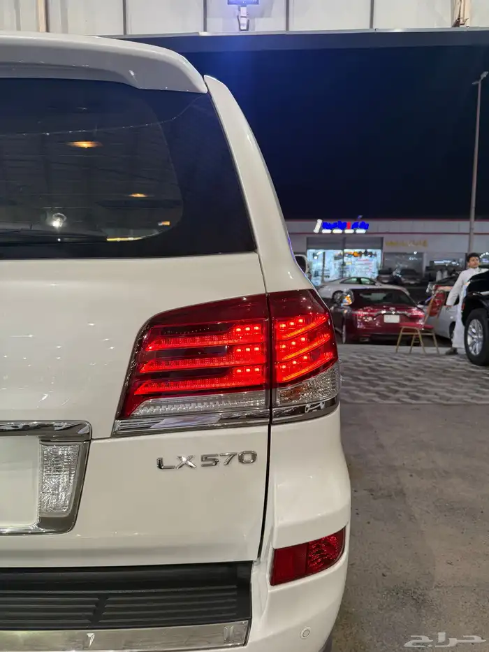 جيب لكزس 2015 LX570. 16