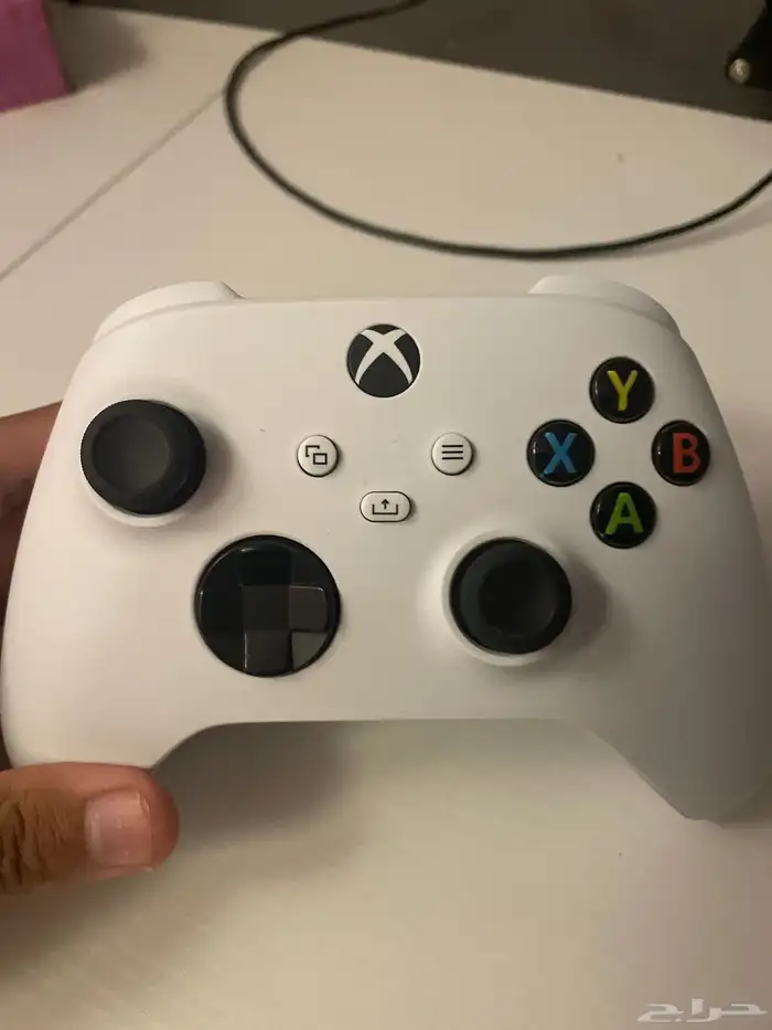 يد اكس بوكس للبيع جديده ما فيه شي سليم 0
