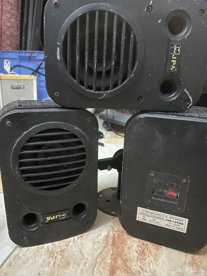 سماعات ومكسرات وبرجكتر وشاشة عرض بروجكتر 8