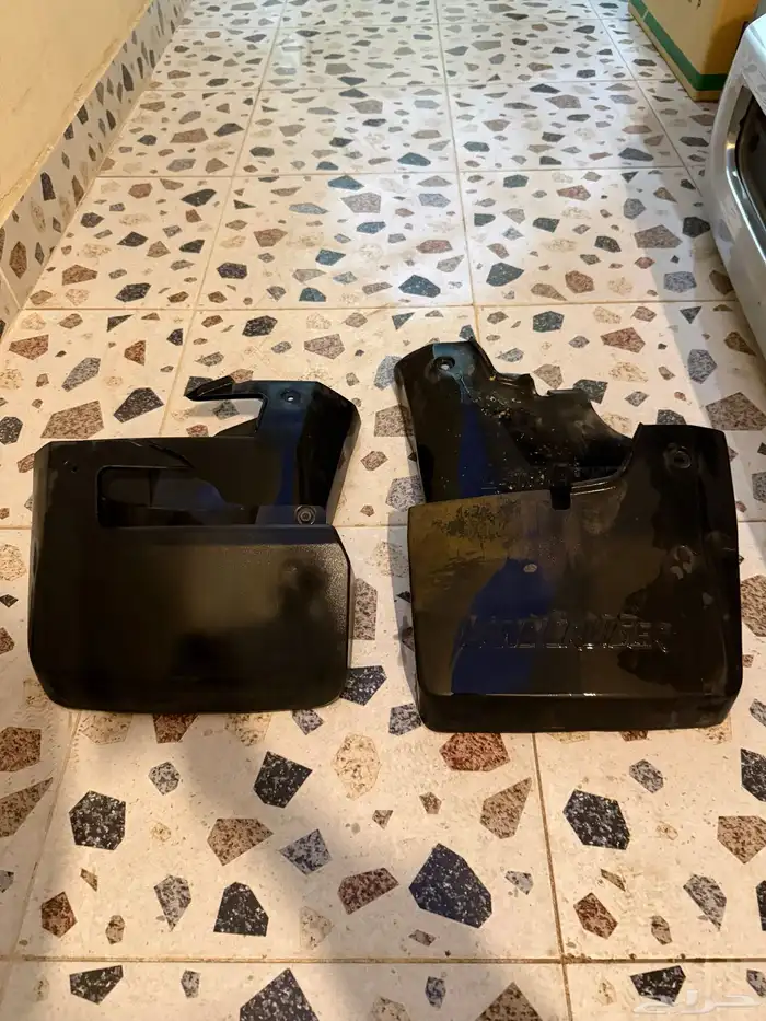 للبيع اغراض ربع رفوف ابيض 2009 1