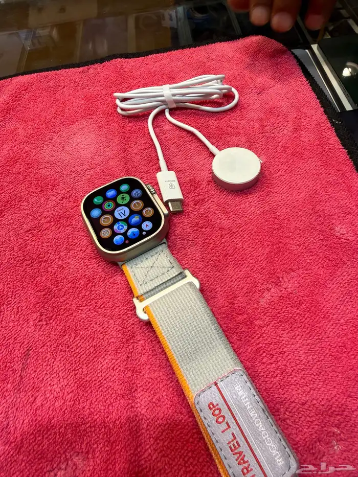 ساعة أبل الترا 1 مع سلك الشاحن نضيفة وعليها ضمان 9