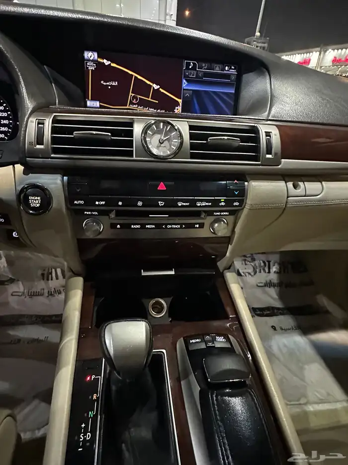 لكزس LS 460 موديل 2013 فل كامل لارج 22