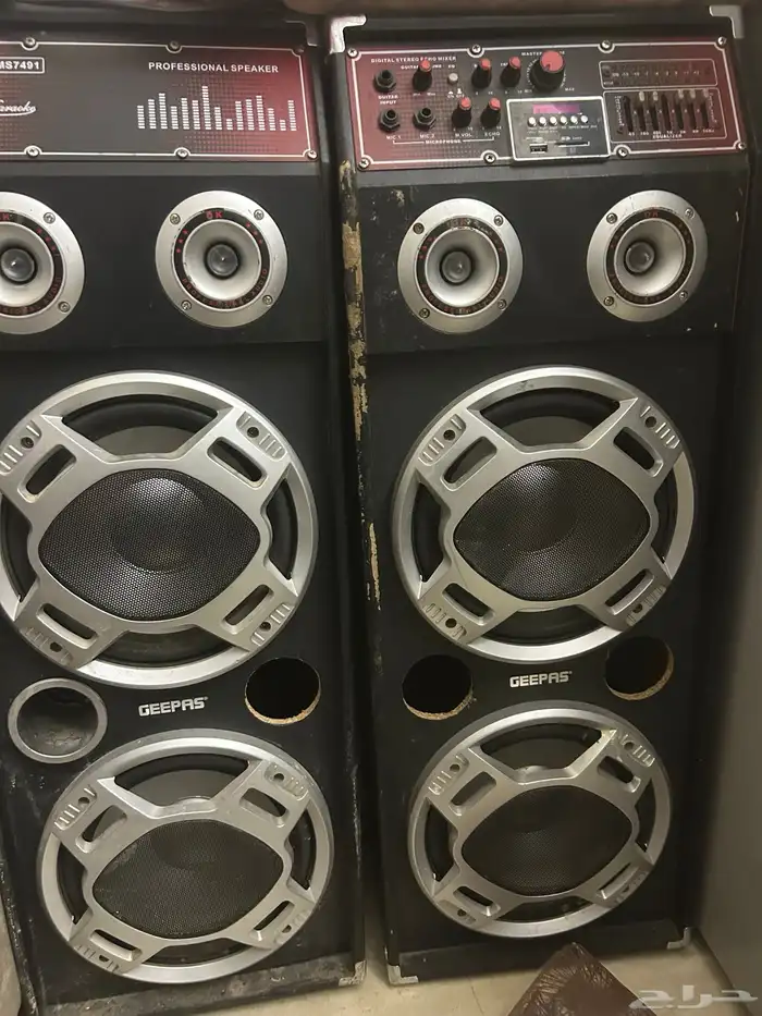 سماعات ومكسرات وبرجكتر وشاشة عرض بروجكتر 2