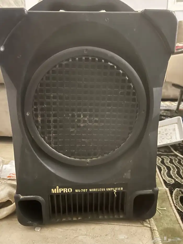 سماعات ومكسرات وبرجكتر وشاشة عرض بروجكتر 3