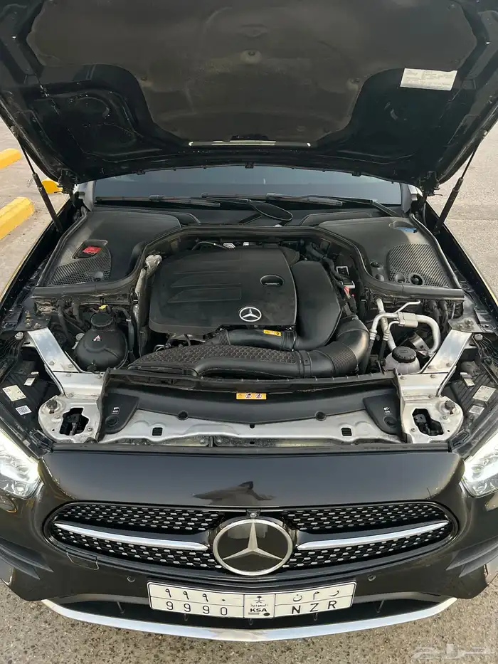 مرسيدس E 2022 حجم 350 اسود متعدد الالوان داخليه عنابي 33